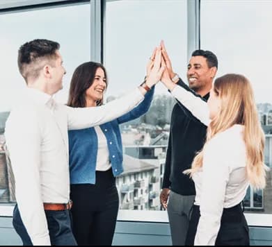 Horváth In&Out Consulting Squares High Five